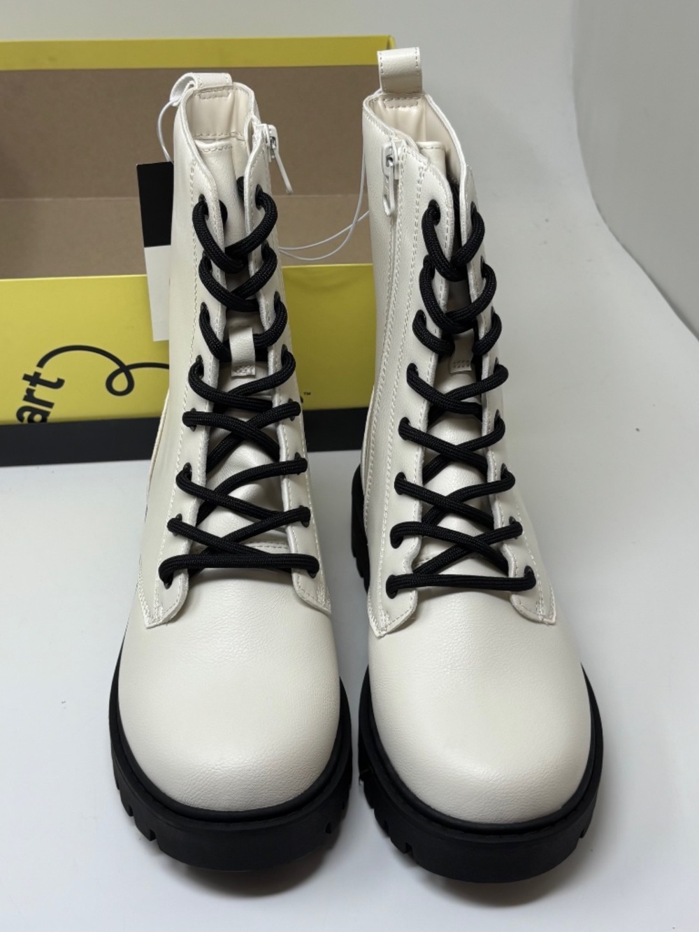 Art Class Girls Size 2 Khari Zip Up Boots Cream Faux Leather Black Lug Soles NEW - Picture 2 of 7